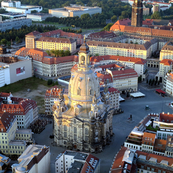 Über den Dächern von Dresden gleiten Dresdner Erlebniswelt